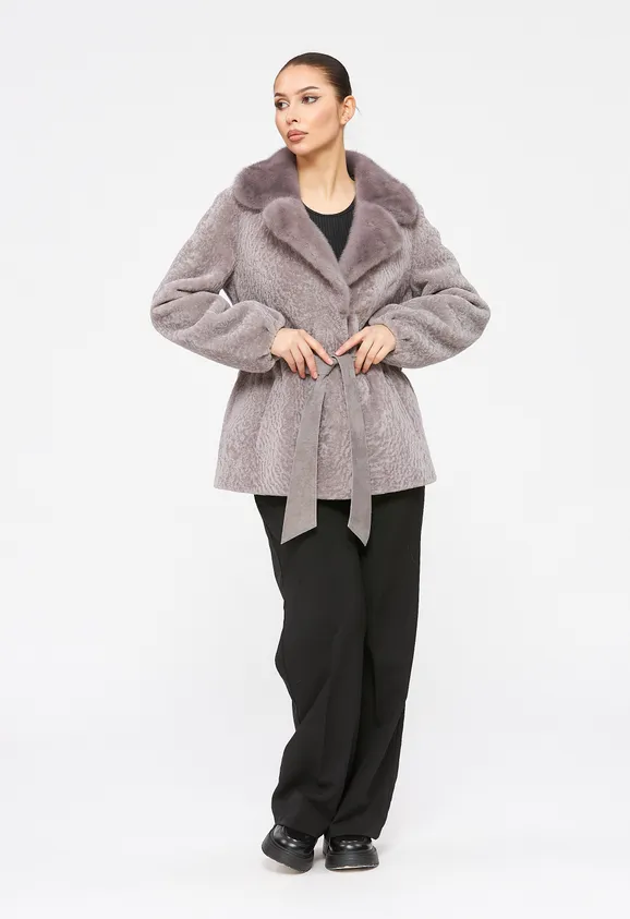 Фото Шуба из натурального астрагана лаванда с воротником из натуральной норки - 10