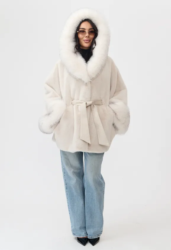 Фото Шуба из эко норки жемчужная с капюшоном и манжетами из эко песца - 1