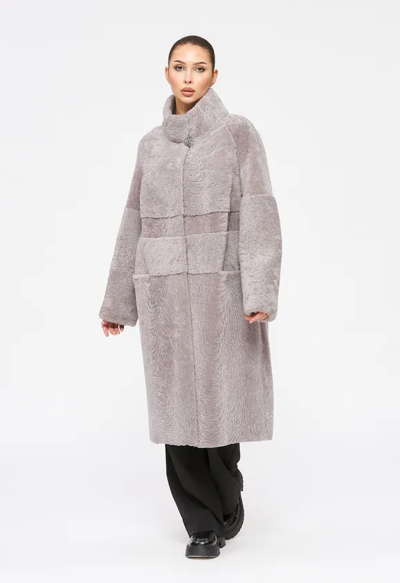 Фото Шуба из натурального астрагана керли лаванда с воротником стойка - 3