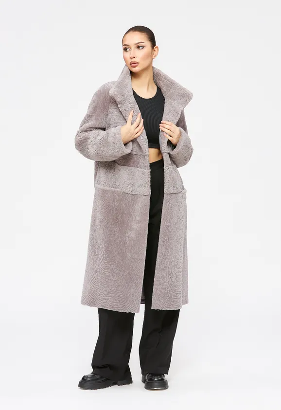 Фото Шуба из натурального астрагана керли лаванда с воротником стойка - 1