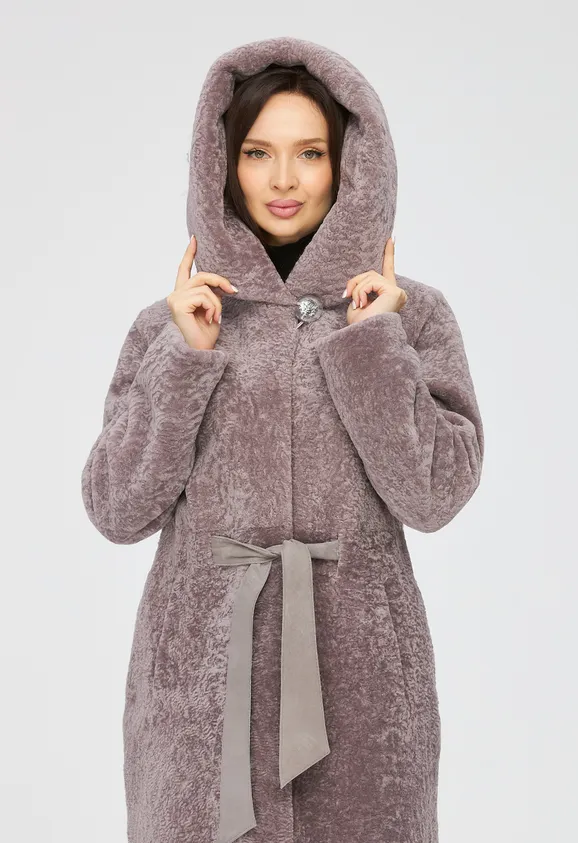 Фото Шуба из натурального астрагана лаванда с капюшоном - 9