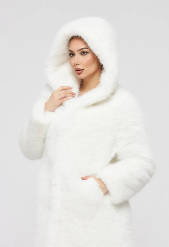Фото Шуба из эко песца белая с капюшоном - 1