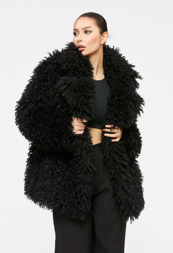 Фото Шуба из эко ламы черная с английским воротником - 1