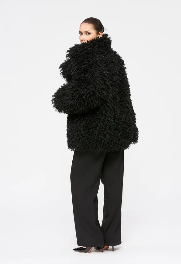 Фото Шуба из эко ламы черная с английским воротником - 6