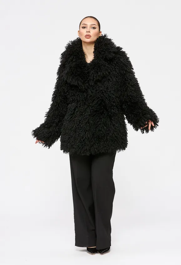 Фото Шуба из эко ламы черная с английским воротником - 2