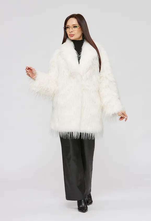 Фото Шуба из эко страуса белая с английским воротником - 7