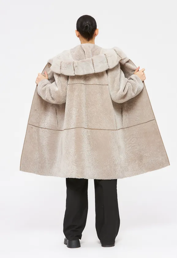 Фото Шуба из натурального астрагана жемчуг с капюшоном из натуральной норки - 8