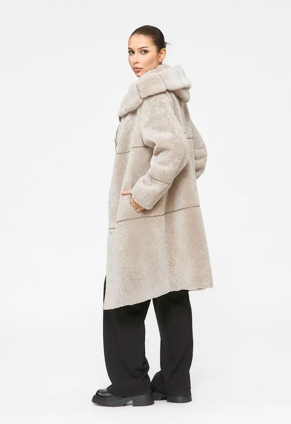 Фото Шуба из натурального астрагана жемчуг с капюшоном из натуральной норки - 5