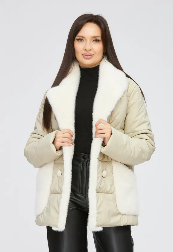 Фото Пуховик из эко норки пломбир с английским воротником и плащом - 8