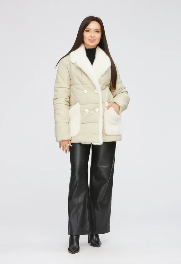 Фото Пуховик из эко норки пломбир с английским воротником и плащом - 3