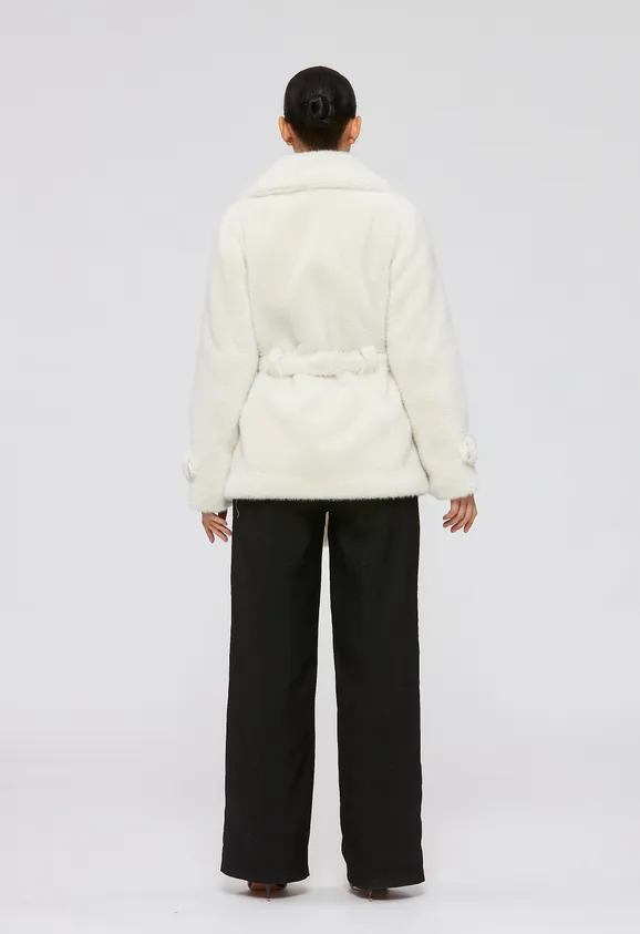 Фото Шуба из эко норки белая с английским воротником - 7