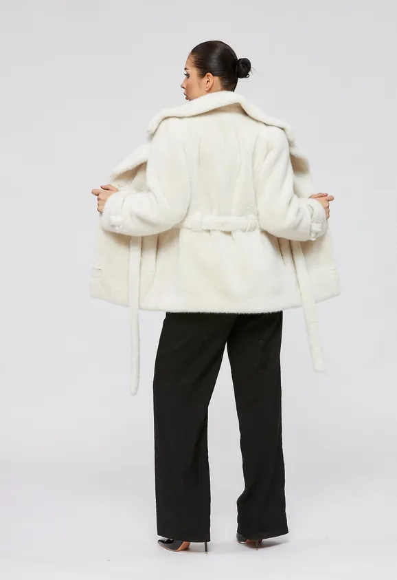 Фото Шуба из эко норки белая с английским воротником - 8