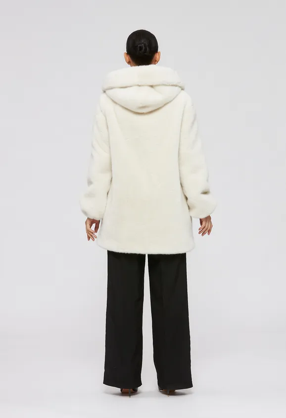 Фото Шуба из эко норки белая с капюшоном - 4