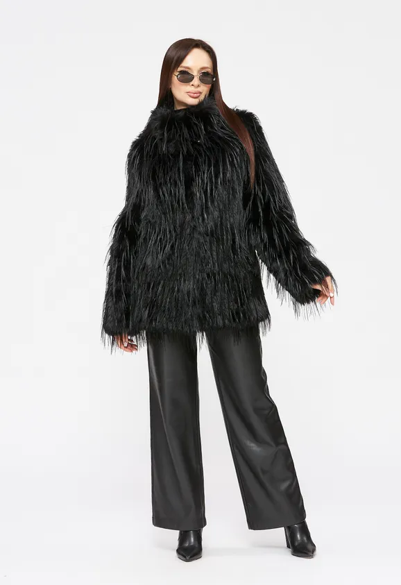 Фото Шуба из эко страуса черная с воротником стойка - 6