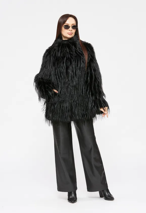Фото Шуба из эко страуса черная с воротником стойка - 1