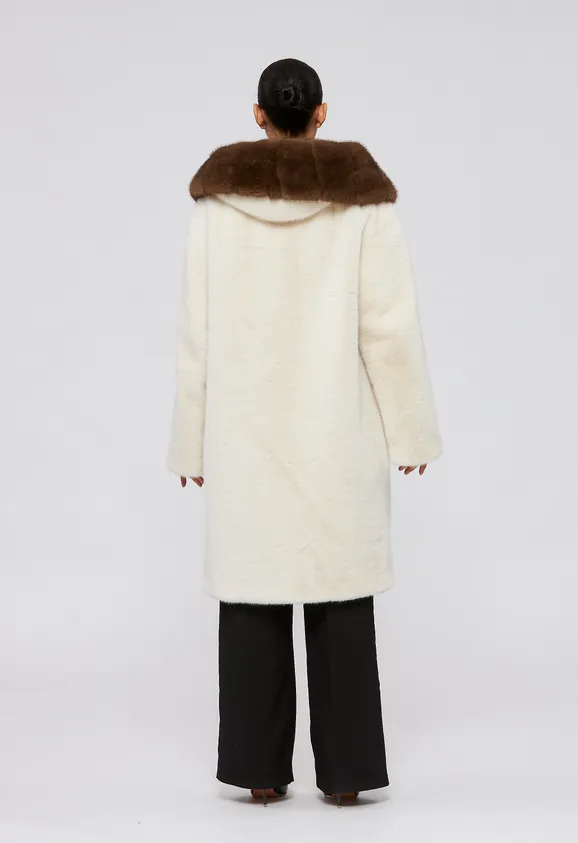 Фото Шуба из эко норки белая с капюшоном - 9