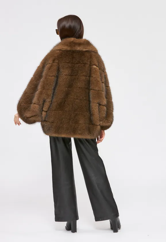 Фото Шуба из эко соболя с поперечной полосой и английским воротником - 8