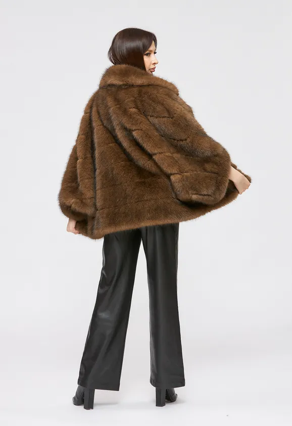 Фото Шуба из эко соболя с поперечной полосой и английским воротником - 4