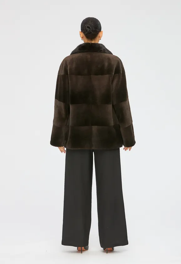 Фото Шуба из натуральной нутрии капучино с английским воротником из натуральной норки - 4