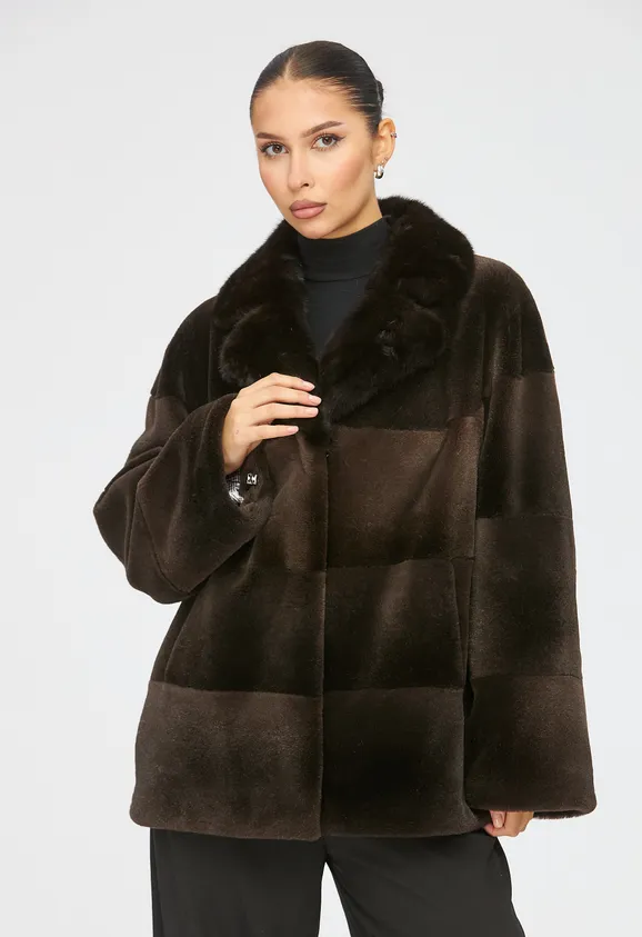 Фото Шуба из натуральной нутрии капучино с английским воротником из натуральной норки - 7