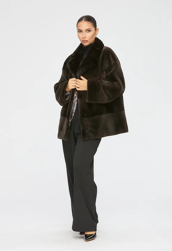 Фото Шуба из натуральной нутрии капучино с английским воротником из натуральной норки - 8