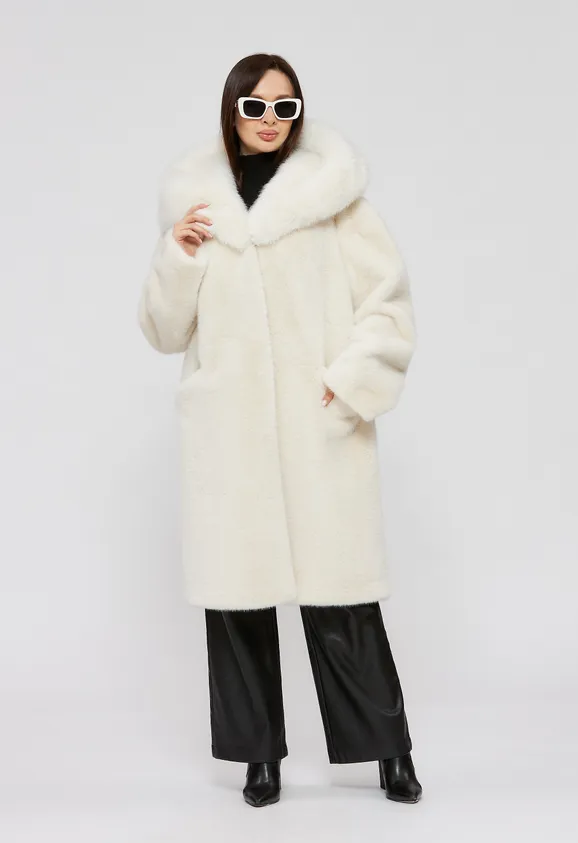 Фото Шуба из эко норки белая с капюшоном из эко песца - 3