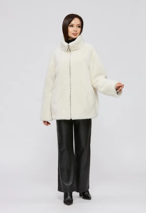 Фото Шуба из эко норки белая с воротником стойка - 1