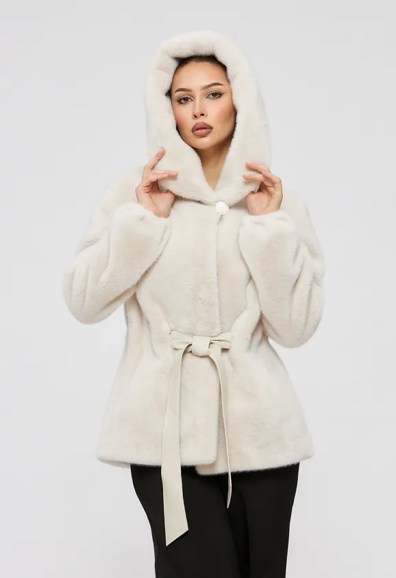 Фото Шуба из эко норки цвета жемчуг с капюшоном - 10