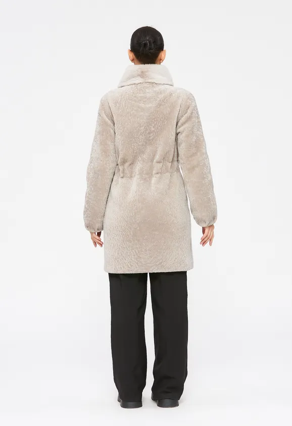 Фото Шуба из натурального астрагана жемчуг с воротником стойка из натуральной норки - 7