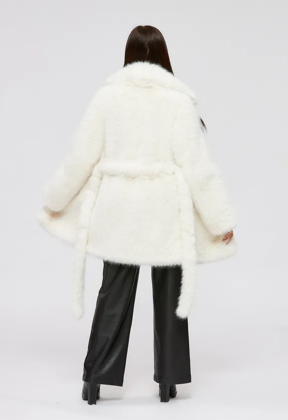 Фото Шуба из эко песца белая с английским воротником - 10