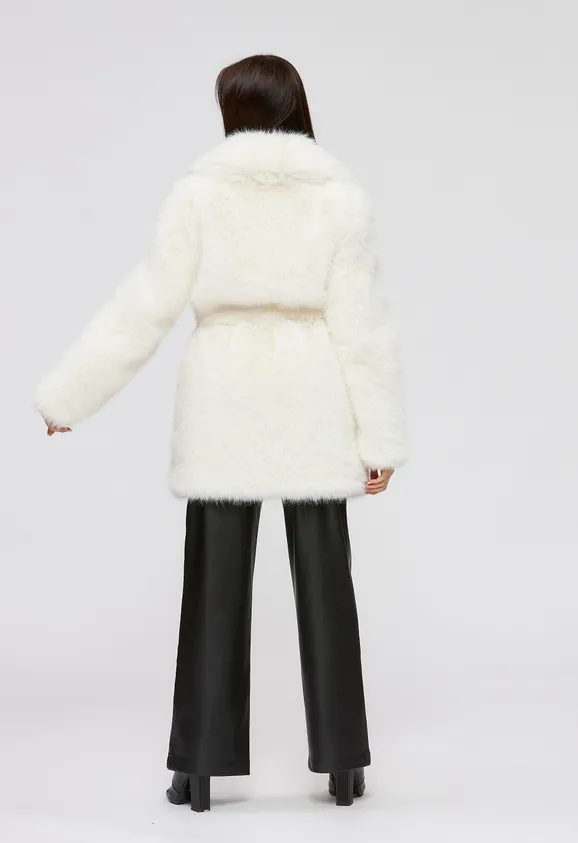 Фото Шуба из эко песца белая с английским воротником - 8