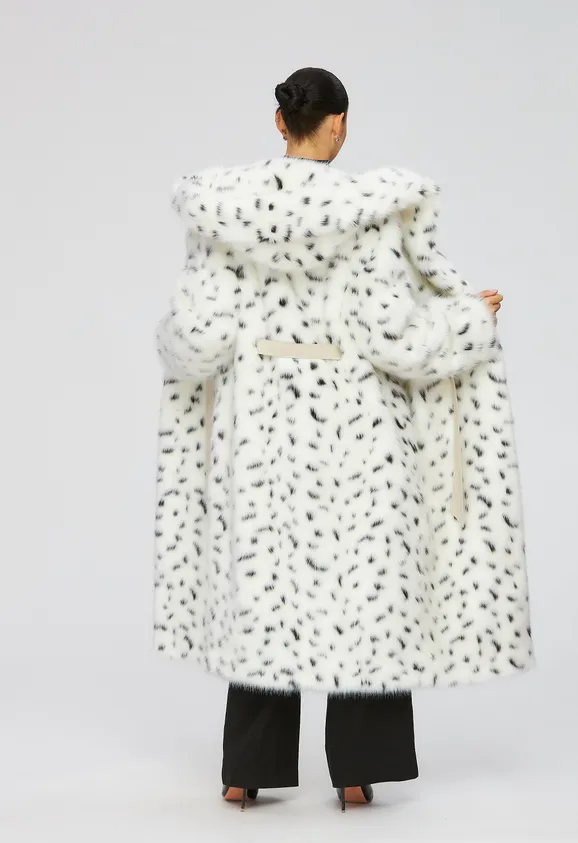 Фото Шуба из эко рыси белая с капюшоном - 6