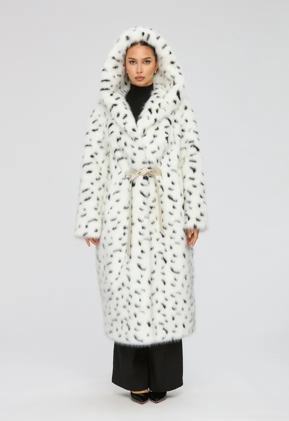 Фото Шуба из эко рыси белая с капюшоном - 1