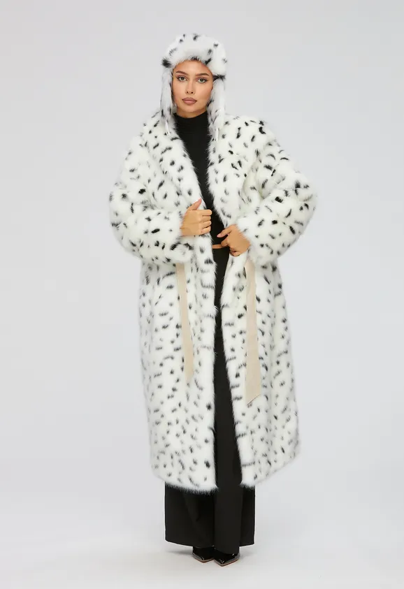 Фото Шуба из эко рыси белая с капюшоном - 9