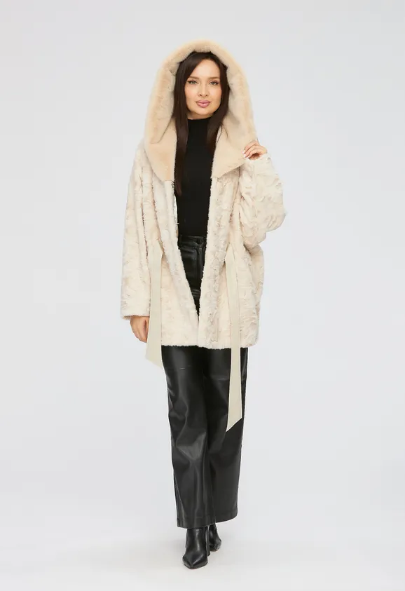 Фото Шуба из эко каракуля бежевая с капюшоном из эко норки - 7