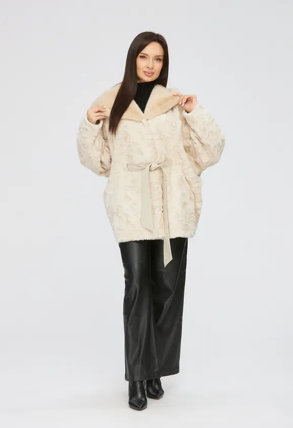 Фото Шуба из эко каракуля бежевая с капюшоном из эко норки - 3