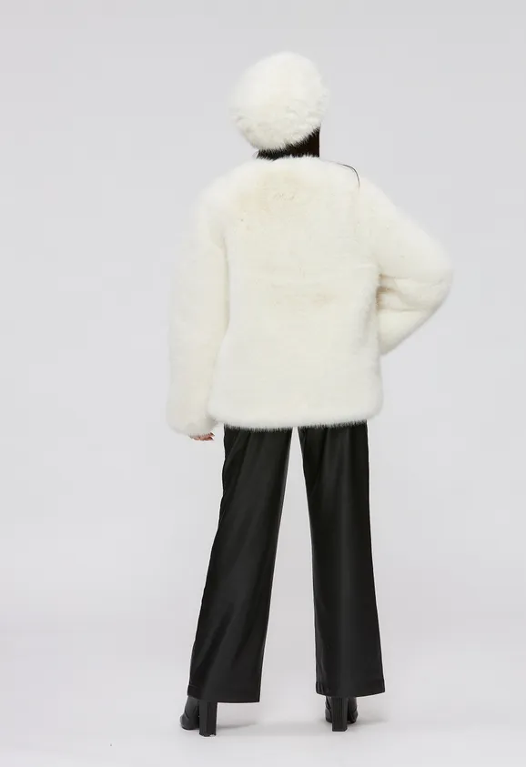 Фото Шуба из эко песца белая с воротником стойка - 9
