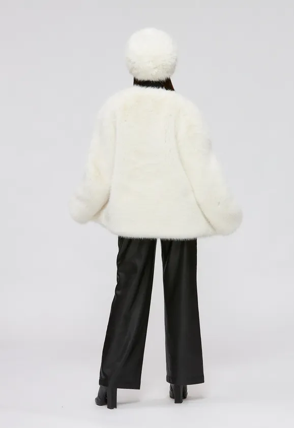 Фото Шуба из эко песца белая с воротником стойка - 8