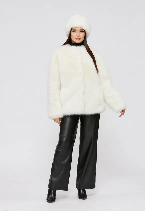 Фото Шуба из эко песца белая с воротником стойка - 5