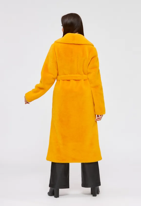 Фото Шуба из эко норки желтая с английским воротником - 8