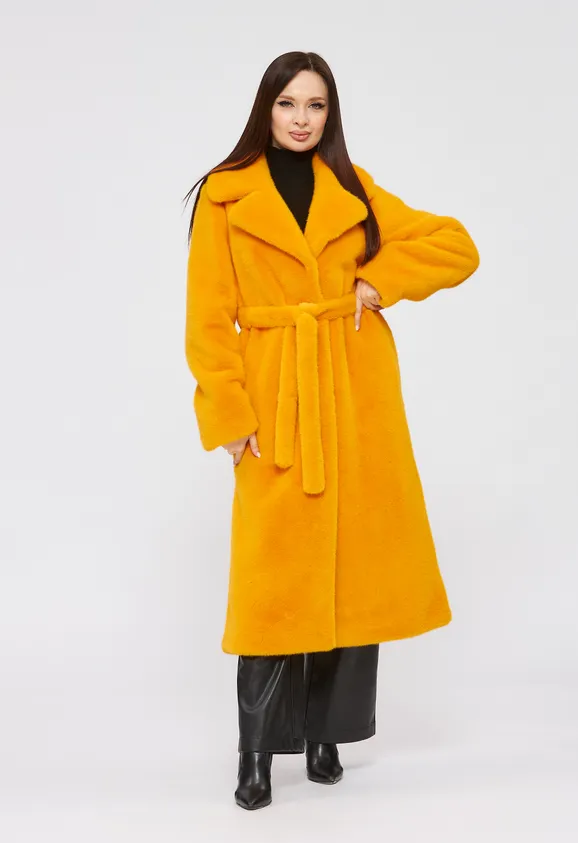 Фото Шуба из эко норки желтая с английским воротником - 2