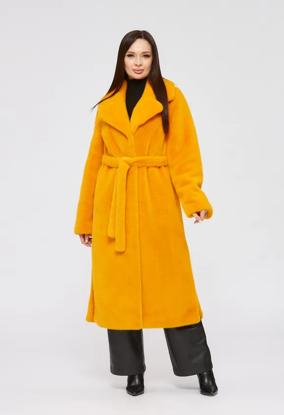 Фото Шуба из эко норки желтая с английским воротником - 6