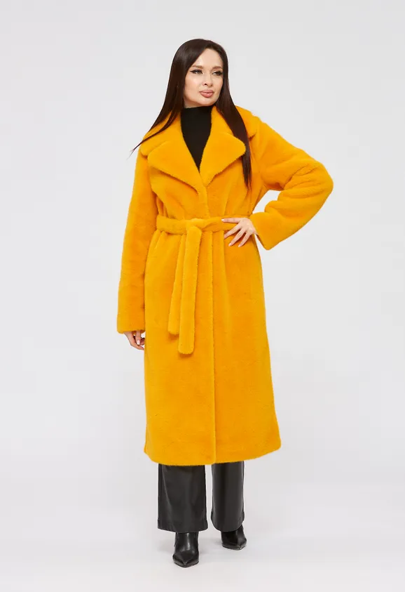 Фото Шуба из эко норки желтая с английским воротником - 1