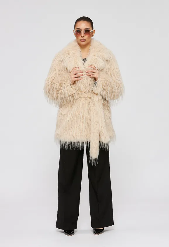 Фото Шуба из эко страуса бежевая с английским воротником - 4