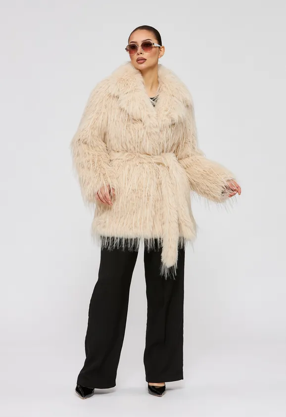 Фото Шуба из эко страуса бежевая с английским воротником - 7