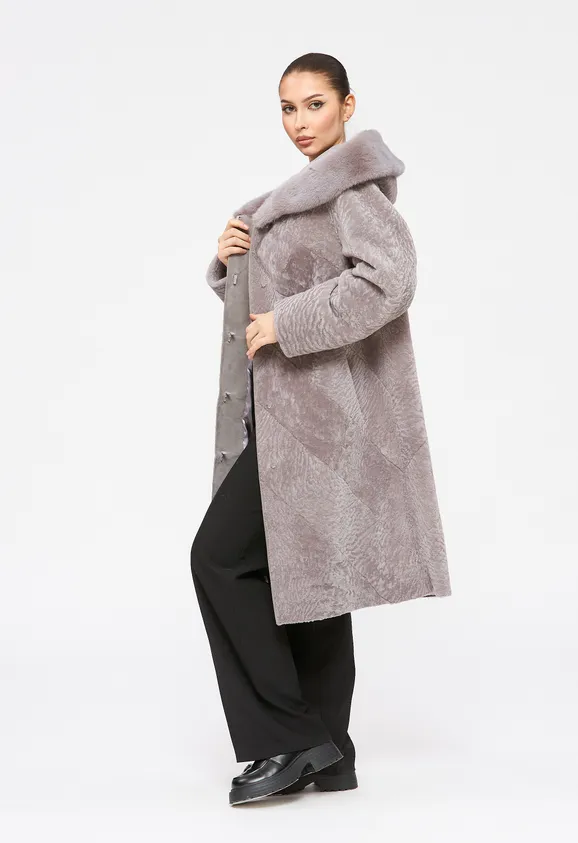 Фото Шуба из натурального астрагана лаванда с капюшоном из натуральной норки - 9