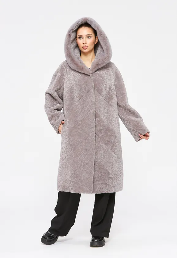 Фото Шуба из натурального астрагана лаванда с капюшоном из натуральной норки - 2