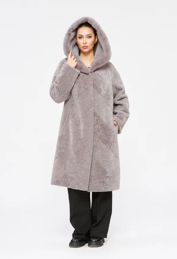 Фото Шуба из натурального астрагана лаванда с капюшоном из натуральной норки - 6