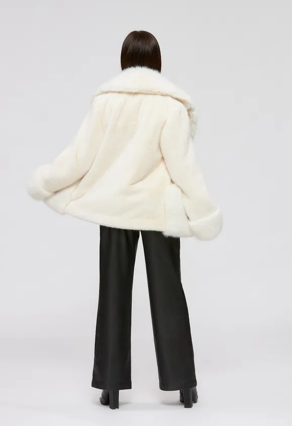 Фото Шуба из белого эко песца и белой эко норки с английским воротником - 9