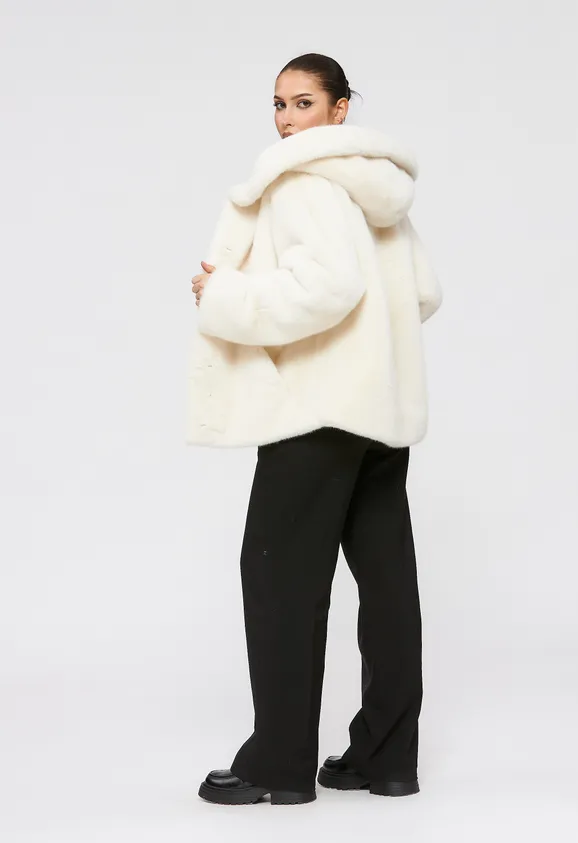 Фото Шуба из эко норки белая с капюшоном - 6